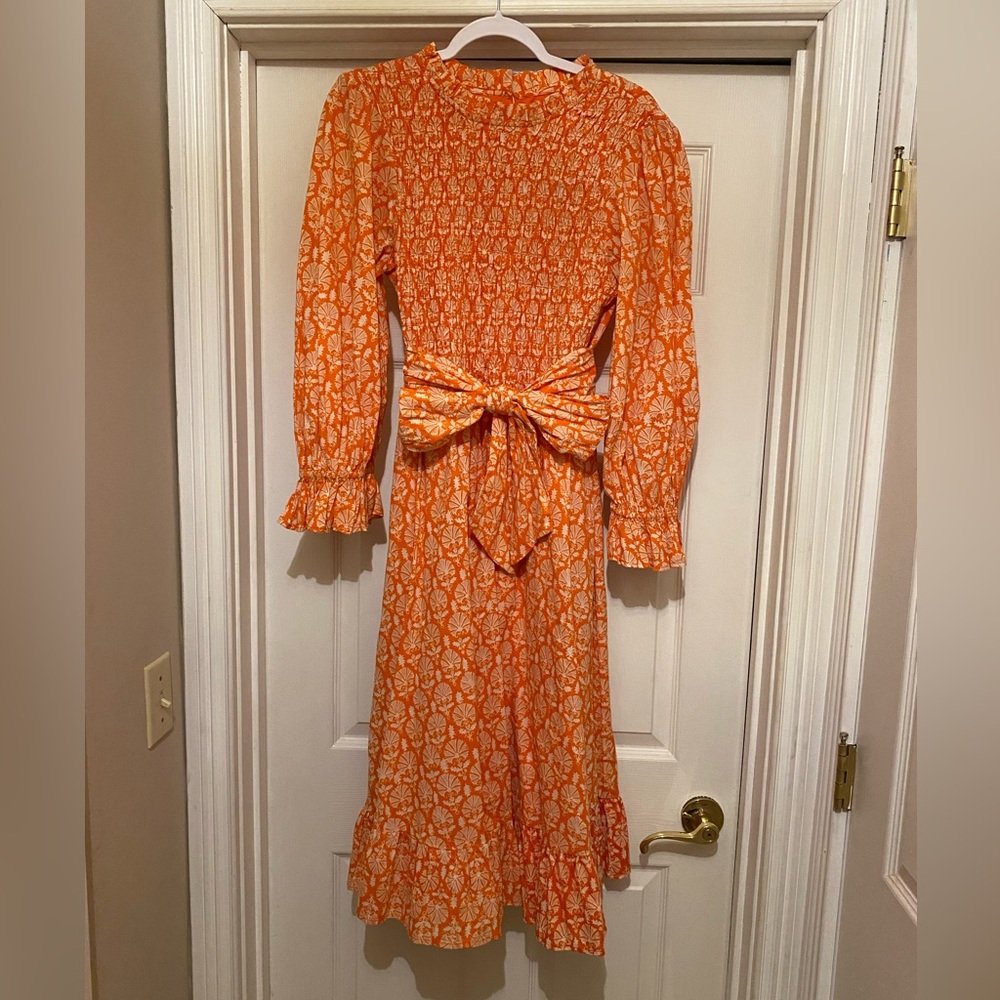 Elizabeth Wilson Designs Women’s Long Sleeve Dress. Size medium. Color orange